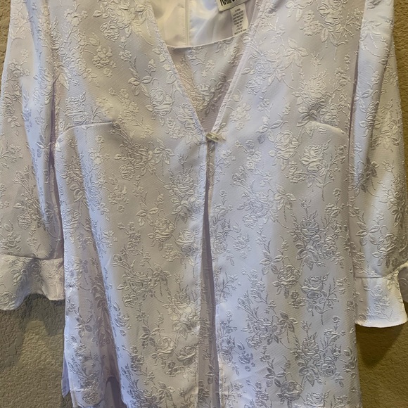 Kari’s Korner sleeveless with jacket - Picture 3 of 9